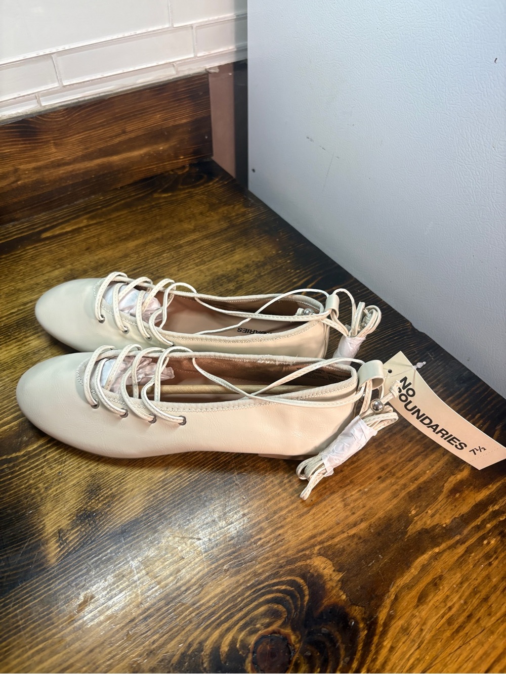 Time and tru beige lace up flats size 7.5
